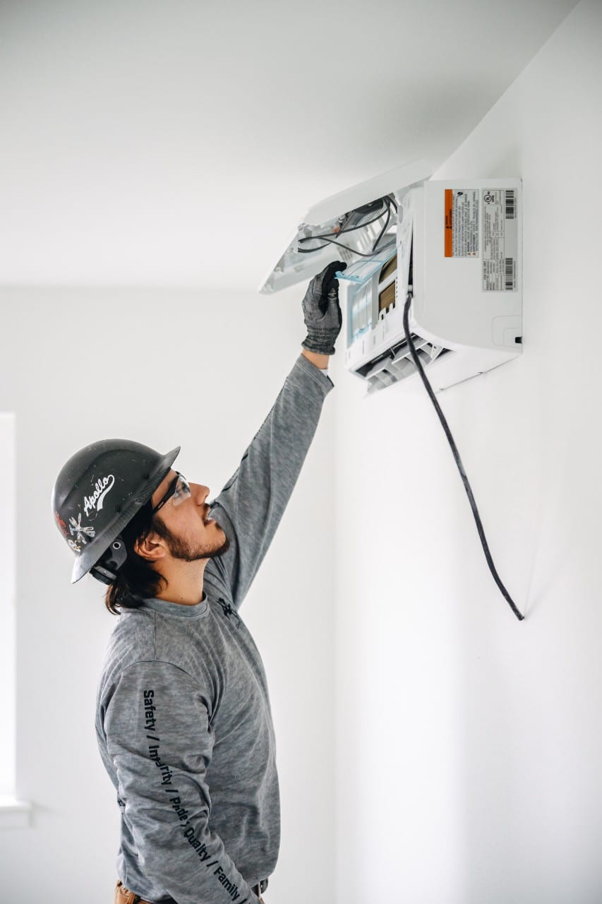 air conditioner repair - checking for dirty or clogged filters